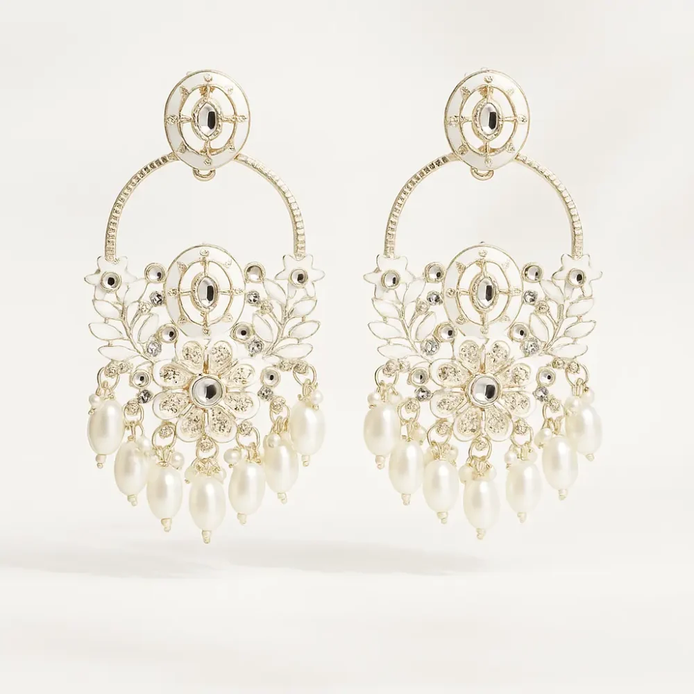 Ira Pearl Hoop Chandbalis